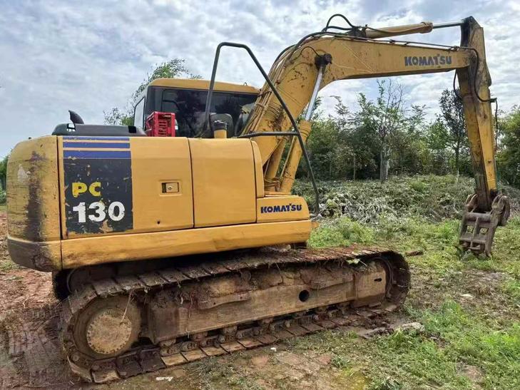 Buy Komatsu PC130 Used Excavator / 1