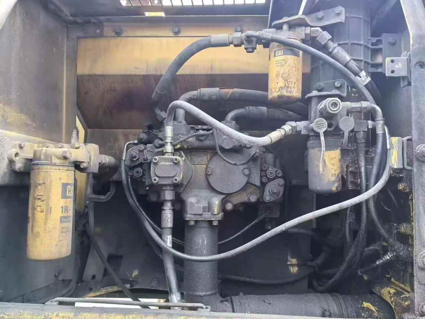 Buy Caterpillar 324D Used Excavator / 4