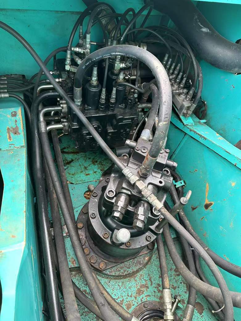 Buy Kobelco SK200-2 Used Excavator / 6 Buy Kobelco SK200-2 Used Excavator / 6