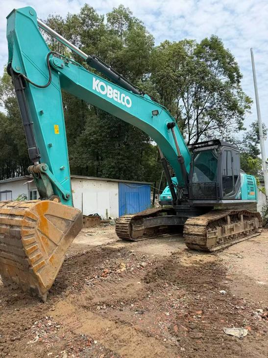 Buy Kobelco SK270D Used Excavator / 1