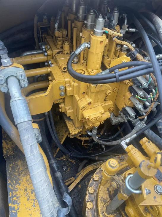 Buy Caterpillar 345B Used Excavator / 1