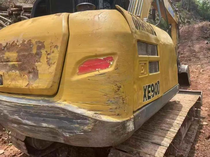 Buy XCMG XE75C Used Excavator / 1