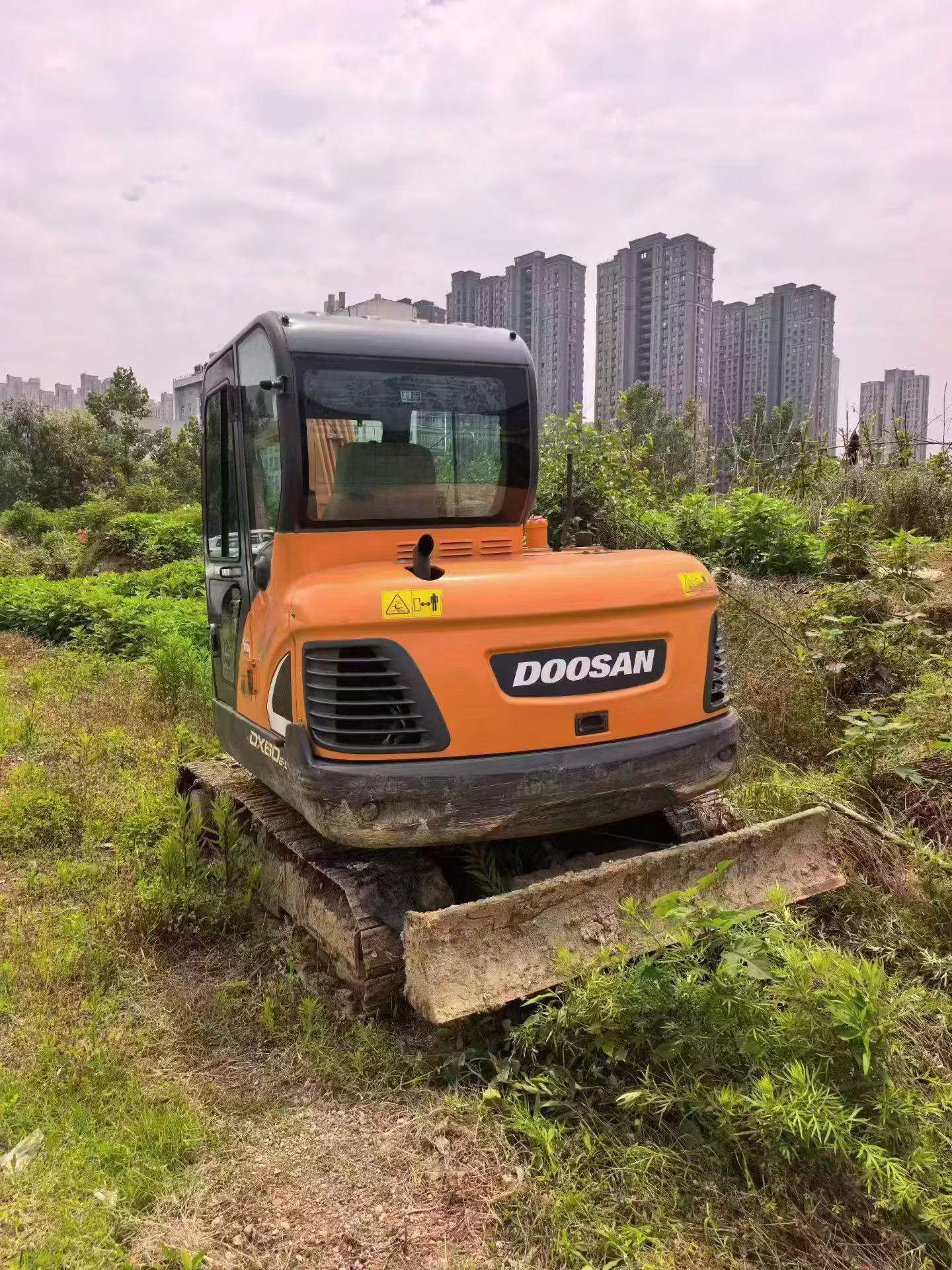 Buy Doosan DH60 Used Excavator / 7