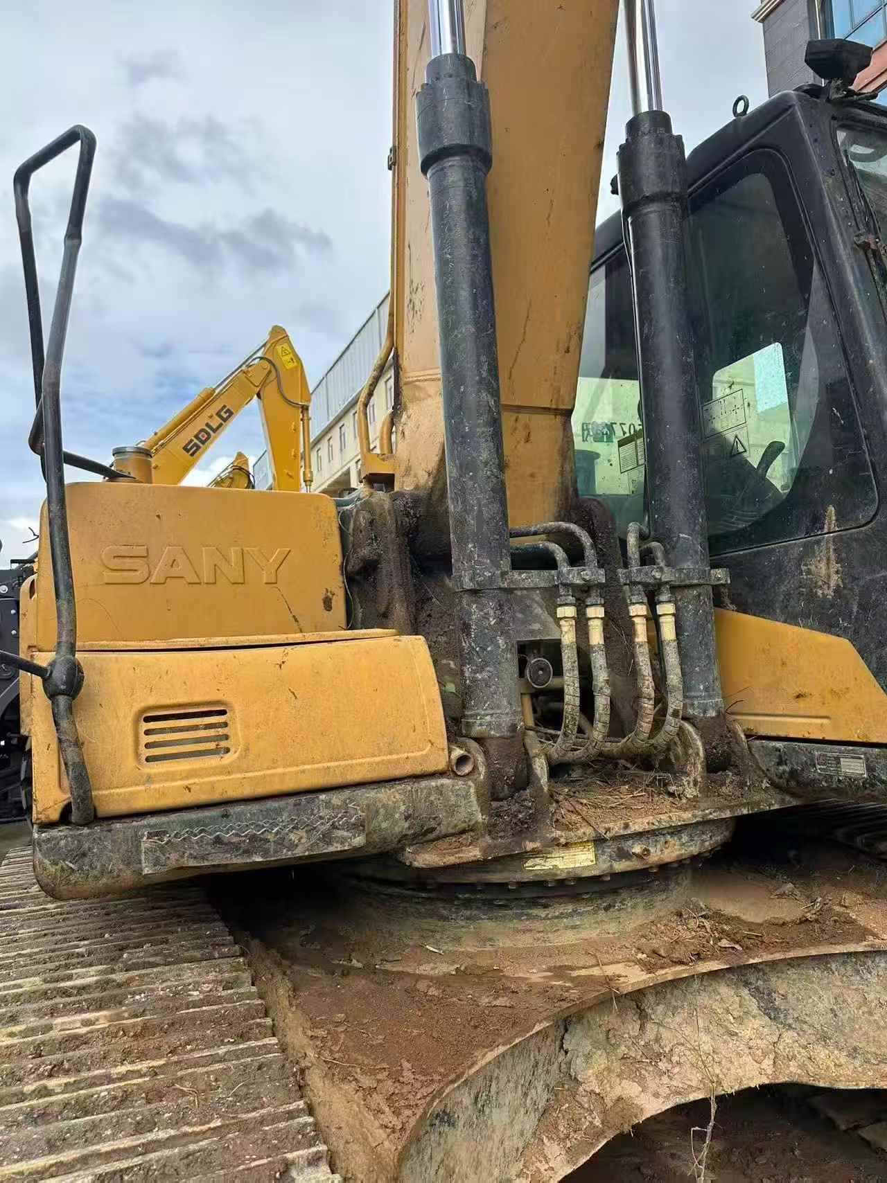 Buy Sany SY215C Used Excavator / 3 Buy Sany SY215C Used Excavator / 3