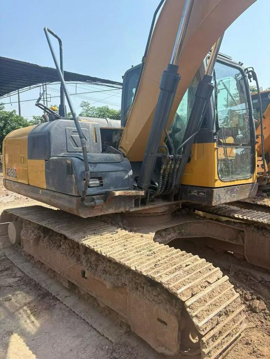 Buy XCMG XE135B Used Excavator / 1
