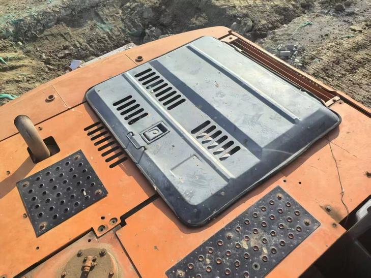 Buy Hitachi EX200 Used Excavator / 1
