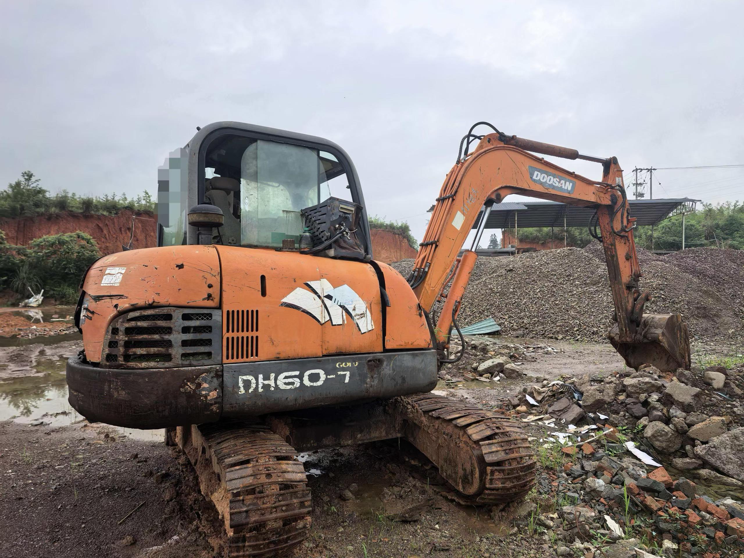 Buy Doosan DH60-7 Used Excavator / 2