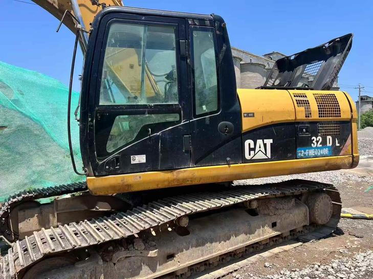 Buy Caterpillar 320D Used Excavator / 1