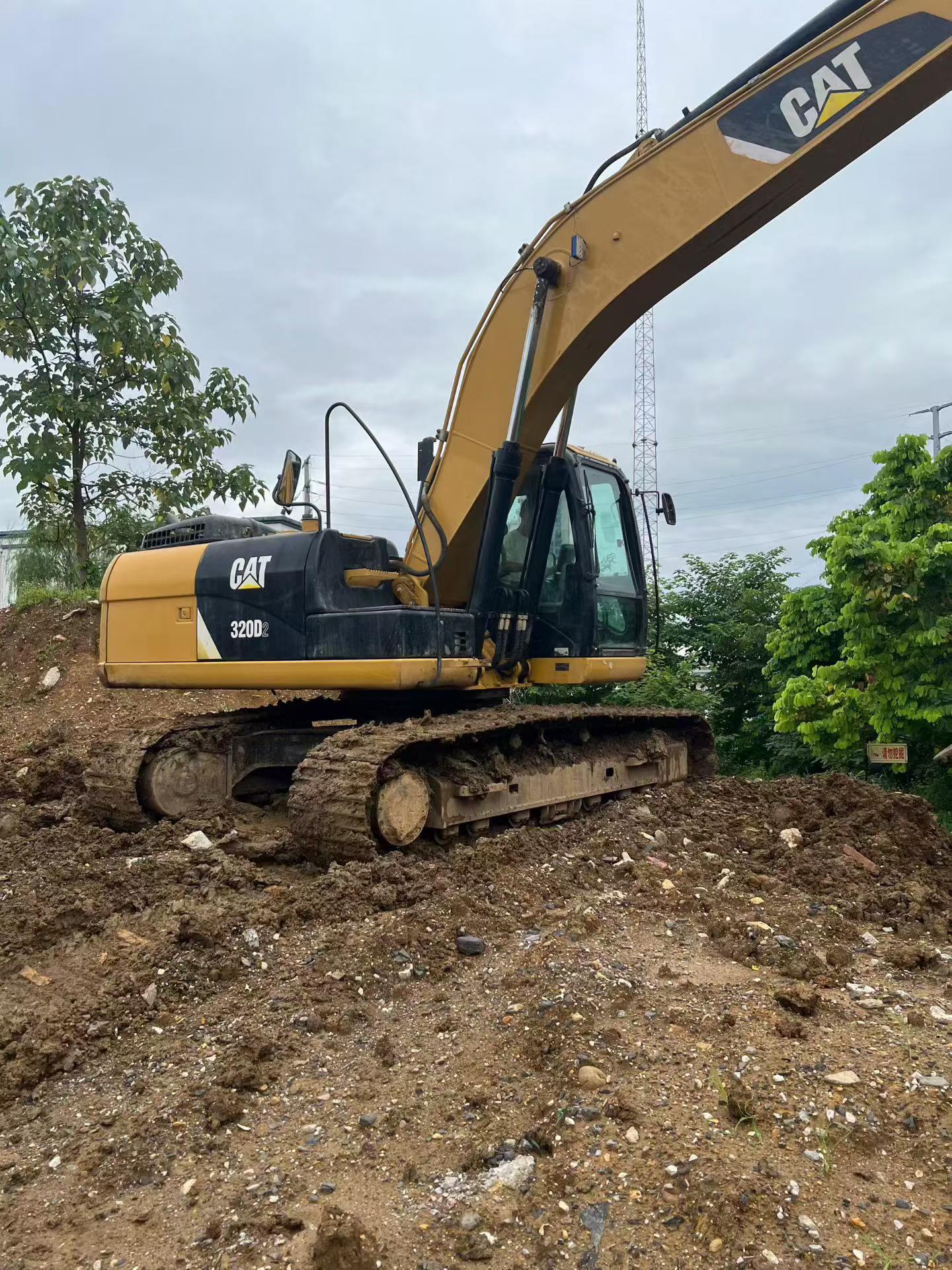 Buy Caterpillar 320D Used Excavator / 3
