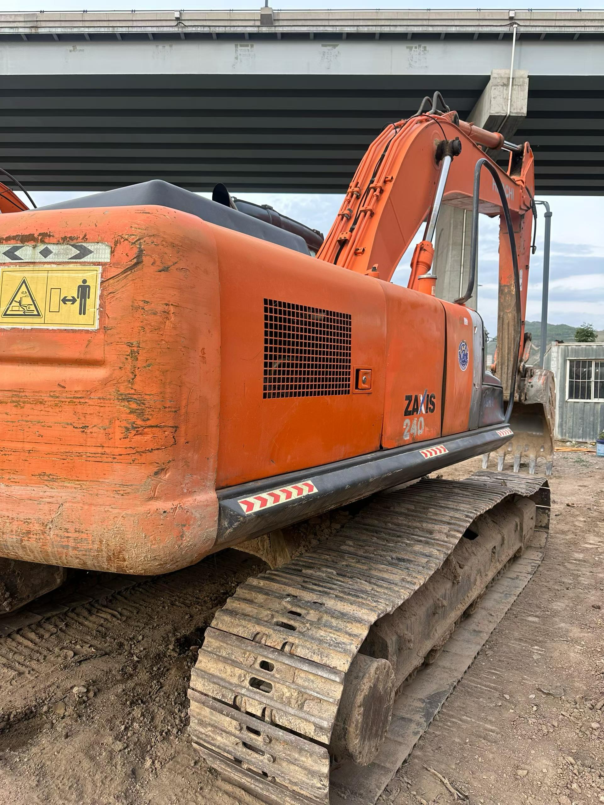 Buy Hitachi EX250-5 Used Excavator / 5