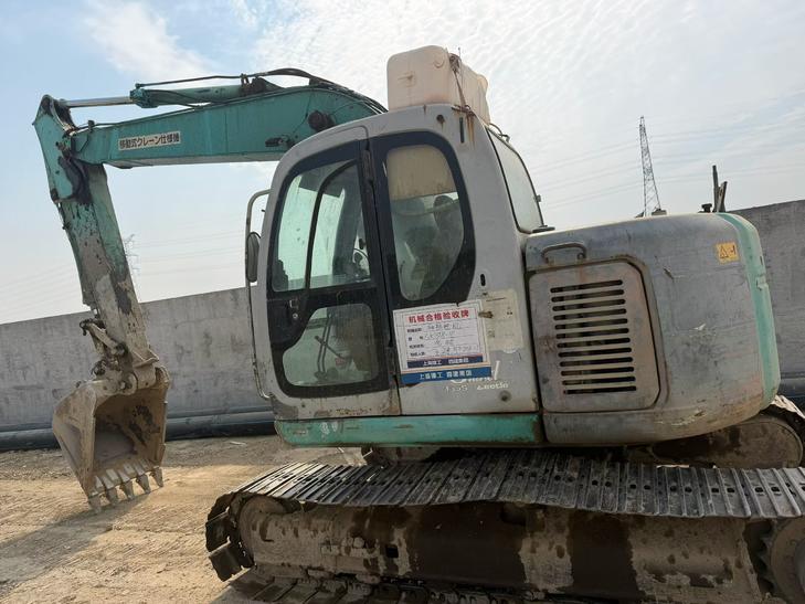 Buy Kobelco SK135 Used Excavator / 1
