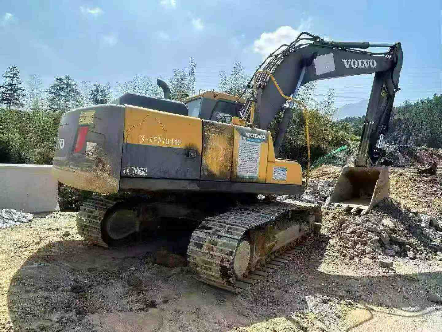 Buy Volvo EC200D Used Excavator / 2