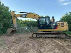 Buy Caterpillar 323 Used Excavator / 2 Buy Caterpillar 323 Used Excavator / 2