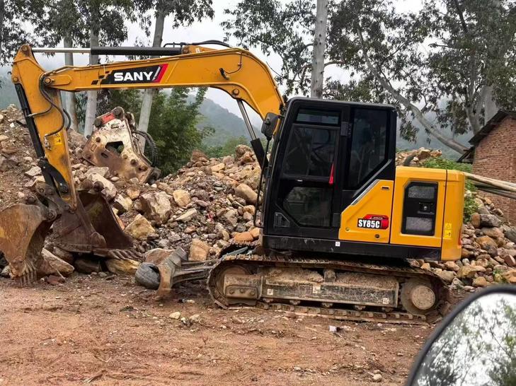 Buy Sany SY70C Used Excavator / 1