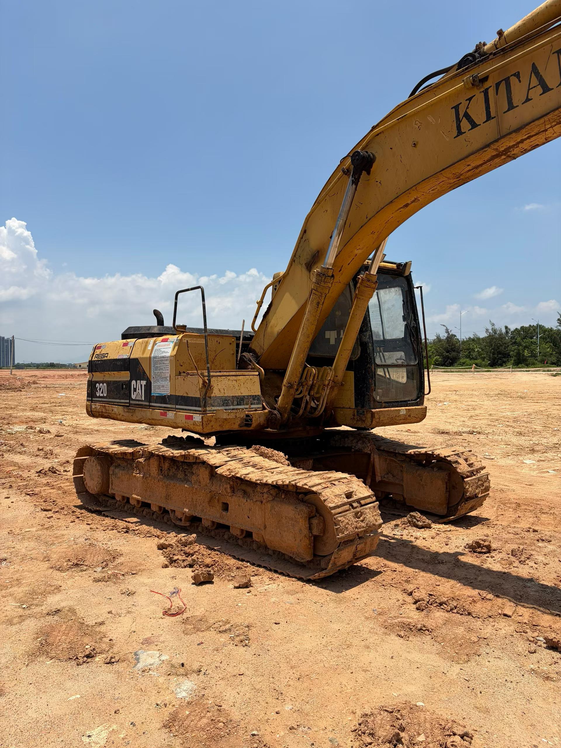 Buy Caterpillar 320V2 Used Excavator / 8 Buy Caterpillar 320V2 Used Excavator / 8