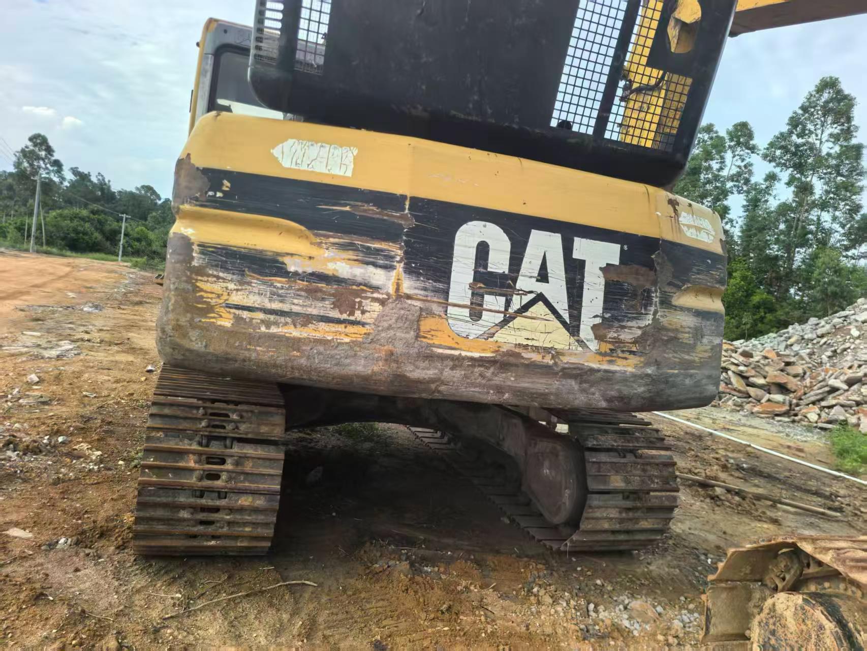 Buy Caterpillar 320V2 Used Excavator / 3 Buy Caterpillar 320V2 Used Excavator / 3