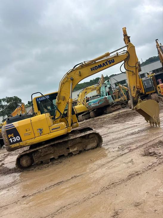 Buy Komatsu PC110-7 Used Excavator / 1