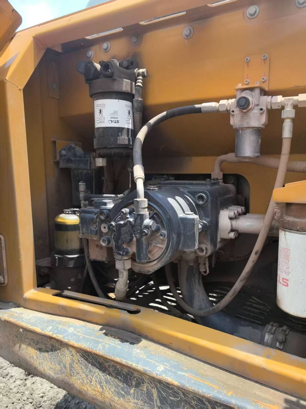 Buy XCMG XE215 Used Excavator / 4 Buy XCMG XE215 Used Excavator / 4