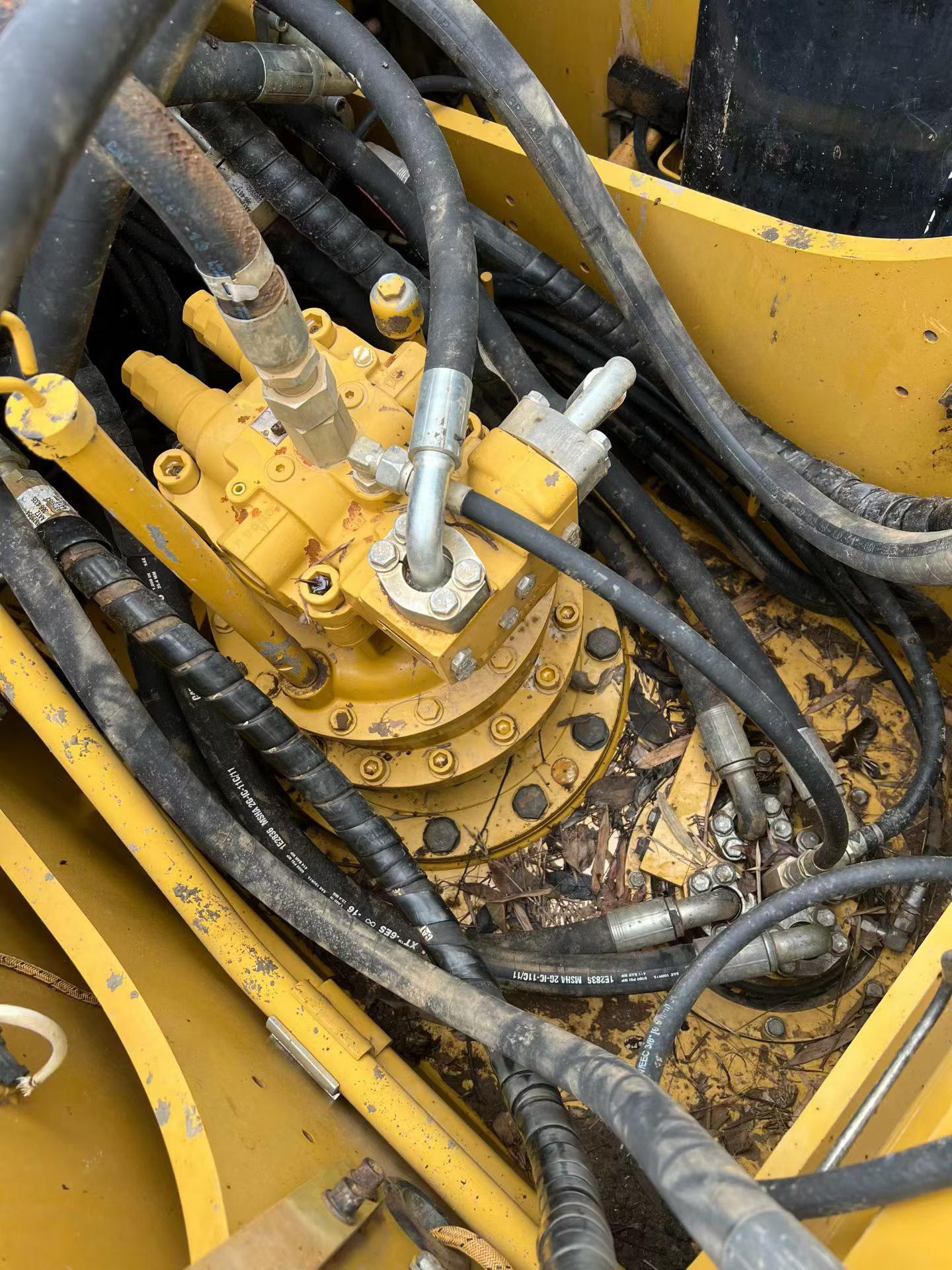 Buy Caterpillar 320D Used Excavator / 4
