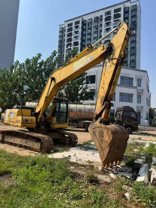 Buy Komatsu PC200 Used Excavator / 1