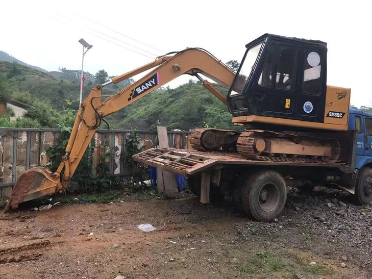Buy Kato HD250 Used Excavator / 1
