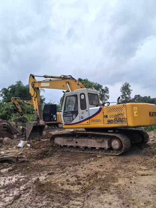 Buy Kato 820-3SP Used Excavator / 1