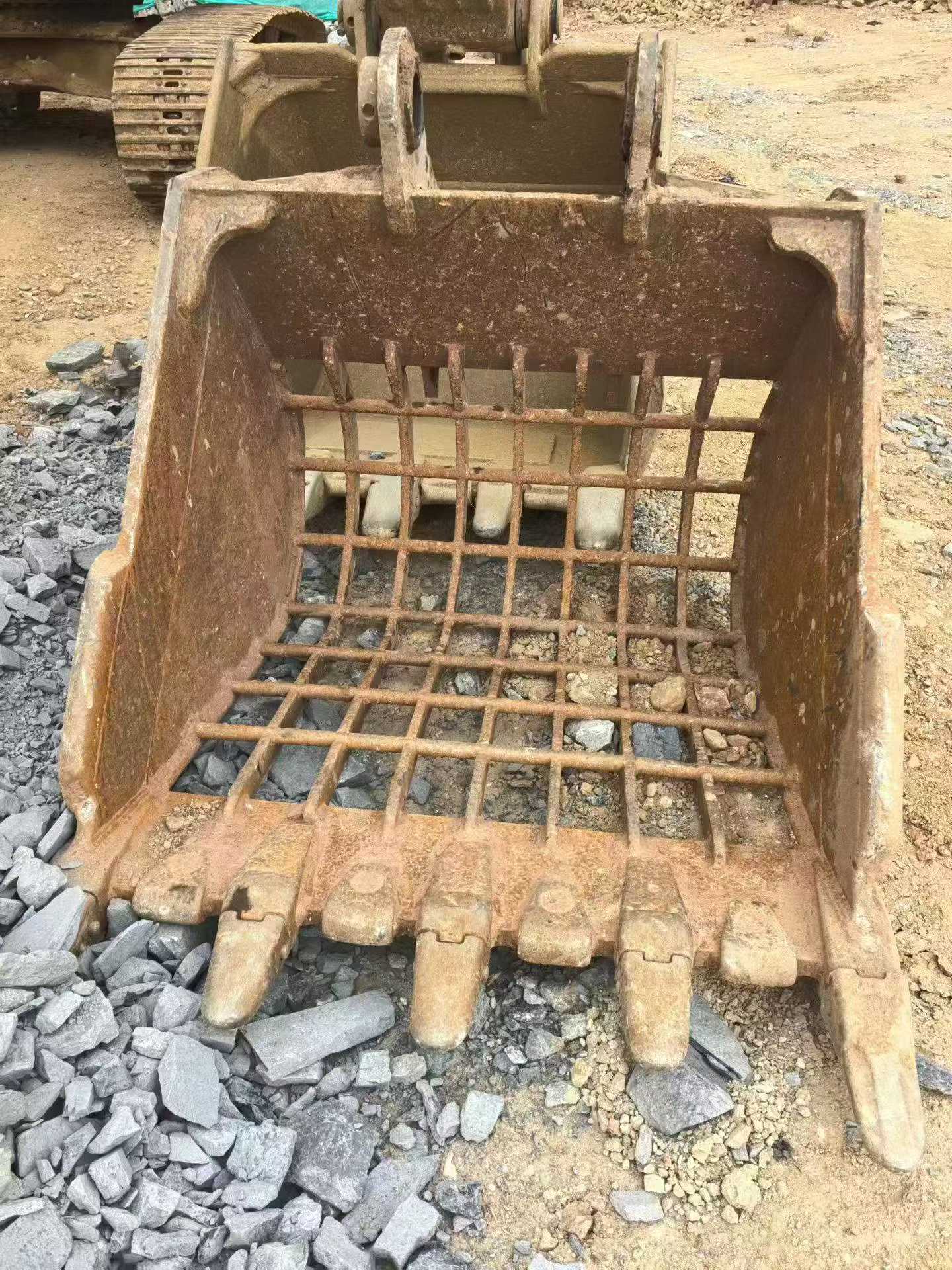 Buy Sany SY245H Used Excavator / 1