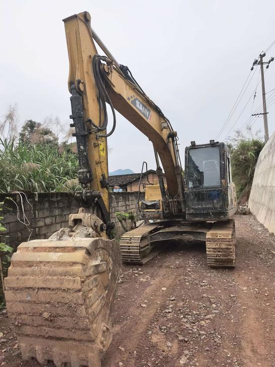 Buy Sany SY135 Used Excavator / 1