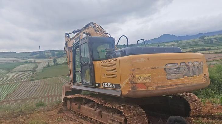 Buy Sany SY235C Used Excavator / 1