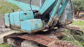 Buy Kobelco SK200-6 Used Excavator / 3 Buy Kobelco SK200-6 Used Excavator / 3