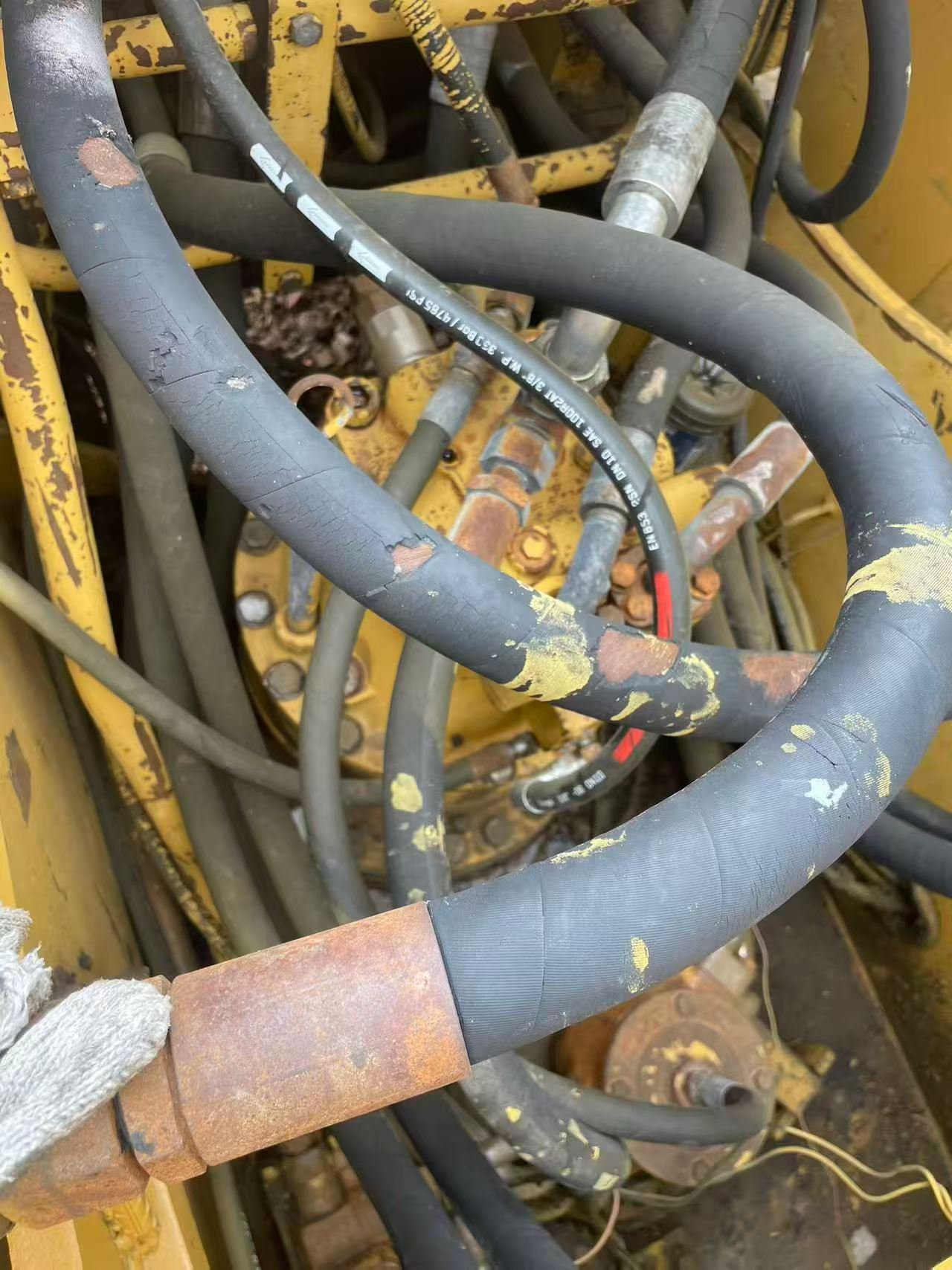 Buy Caterpillar 320V2 Used Excavator / 5