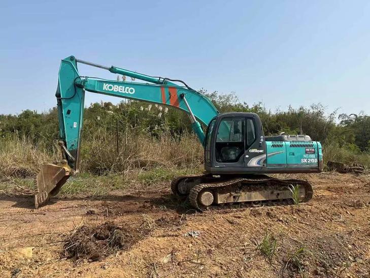 Buy Kobelco SK200-2 Used Excavator / 1