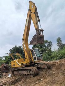 Buy Kato 820-3SP Used Excavator / 3 Buy Kato 820-3SP Used Excavator / 3