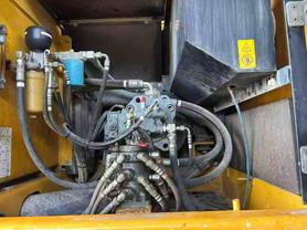 Buy Kato HD820V Used Excavator / 3 Buy Kato HD820V Used Excavator / 3