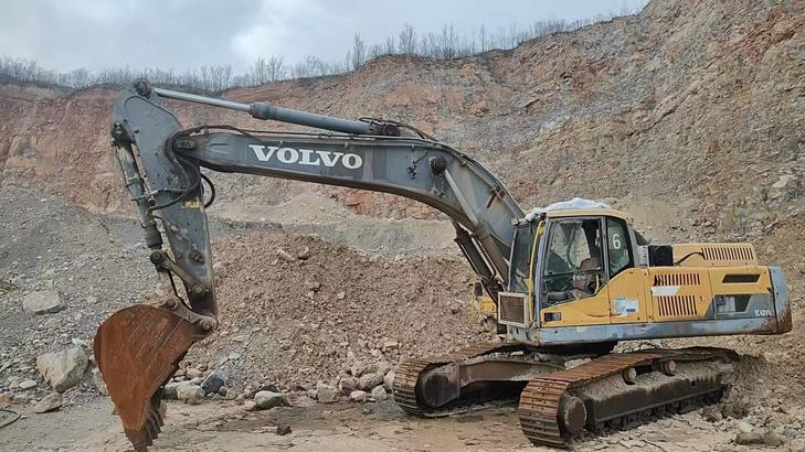 Buy Volvo EC380D Used Excavator / 1