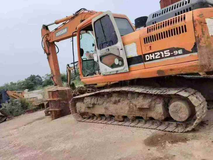 Buy Doosan DH215-9 Used Excavator / 1