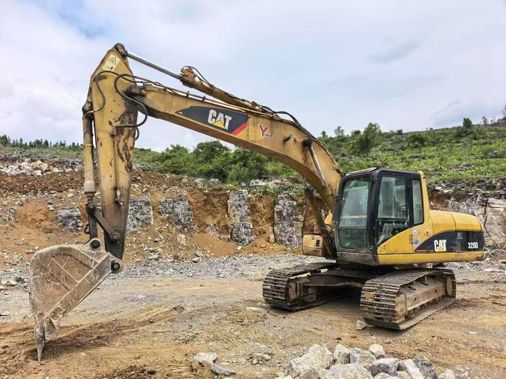 Buy Caterpillar 320C Used Excavator / 1