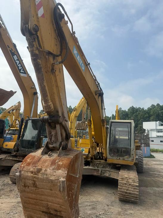 Buy Kato 820-3SP Used Excavator / 1