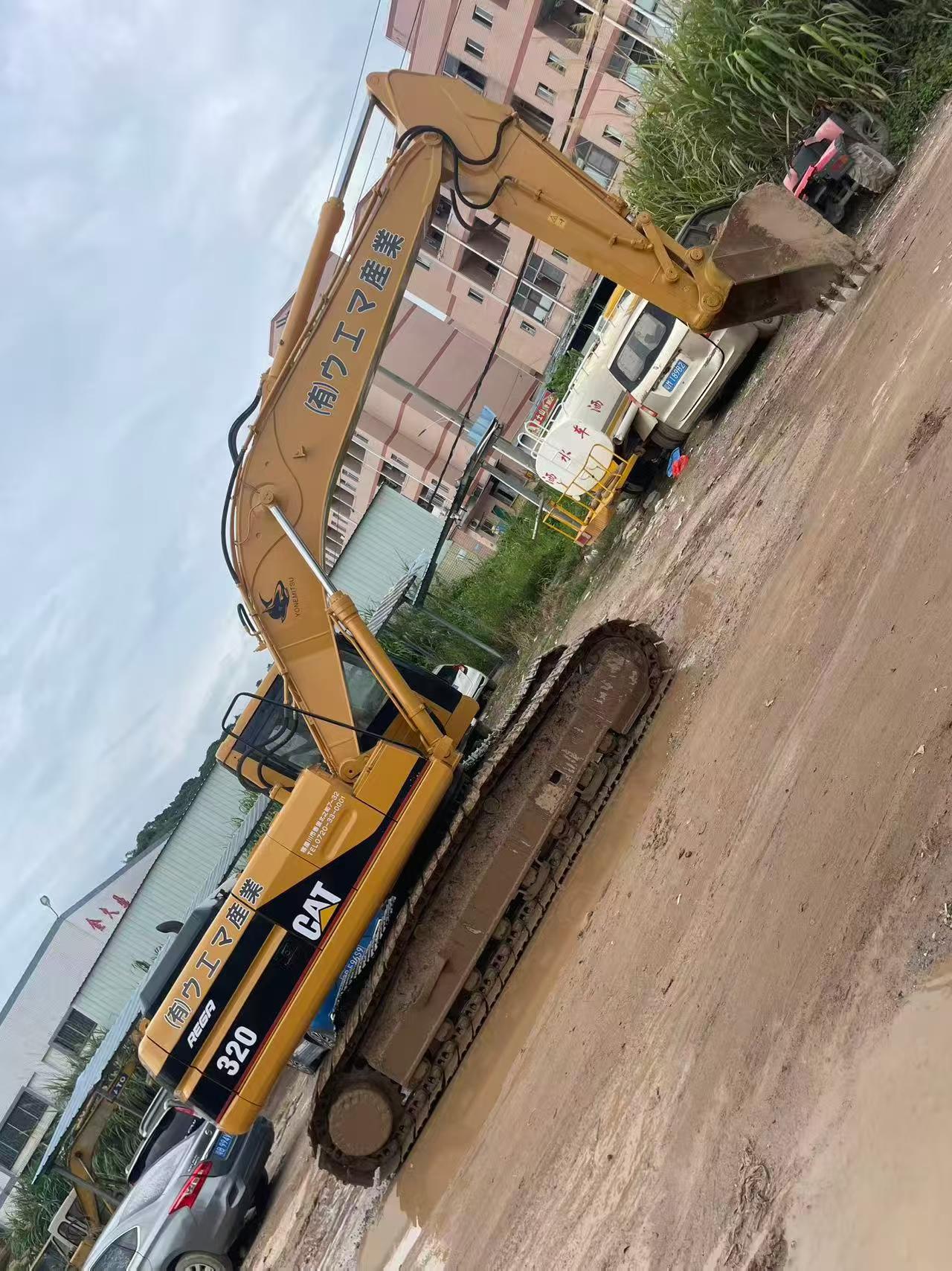Buy Caterpillar 320V2 Used Excavator / 2