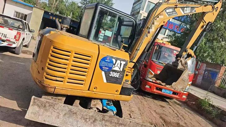 Buy Caterpillar 306D Used Excavator / 1