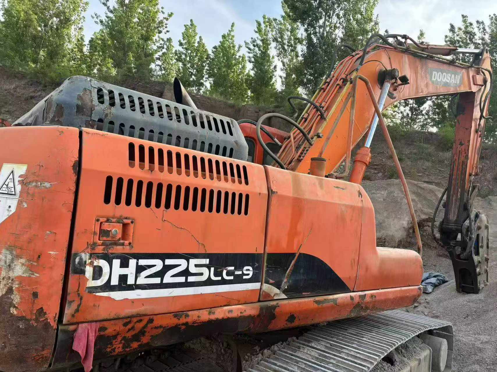 Buy Doosan DH220-3 Used Excavator / 5 Buy Doosan DH220-3 Used Excavator / 5