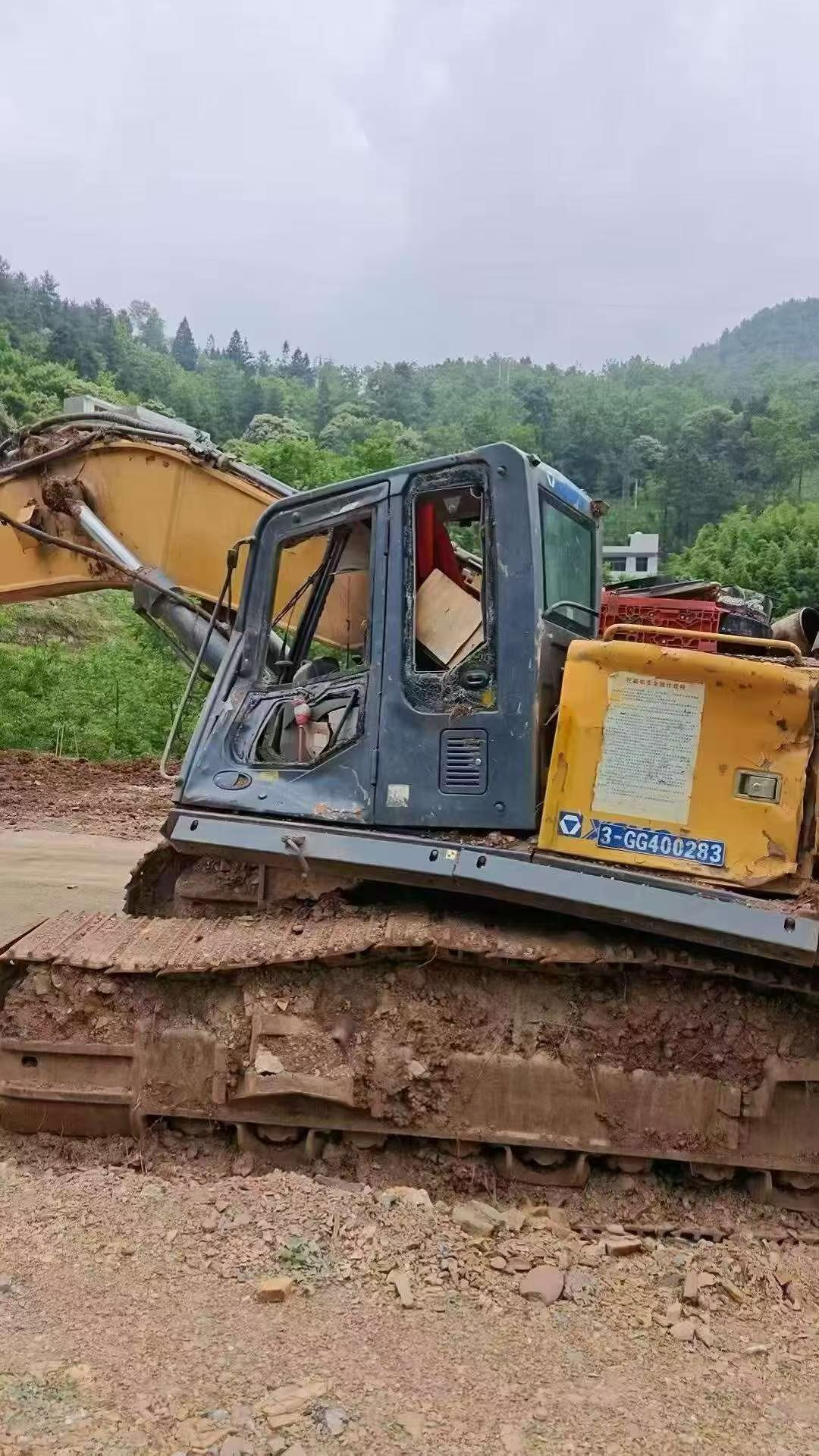 Buy XCMG XE490D Used Excavator / 4 Buy XCMG XE490D Used Excavator / 4