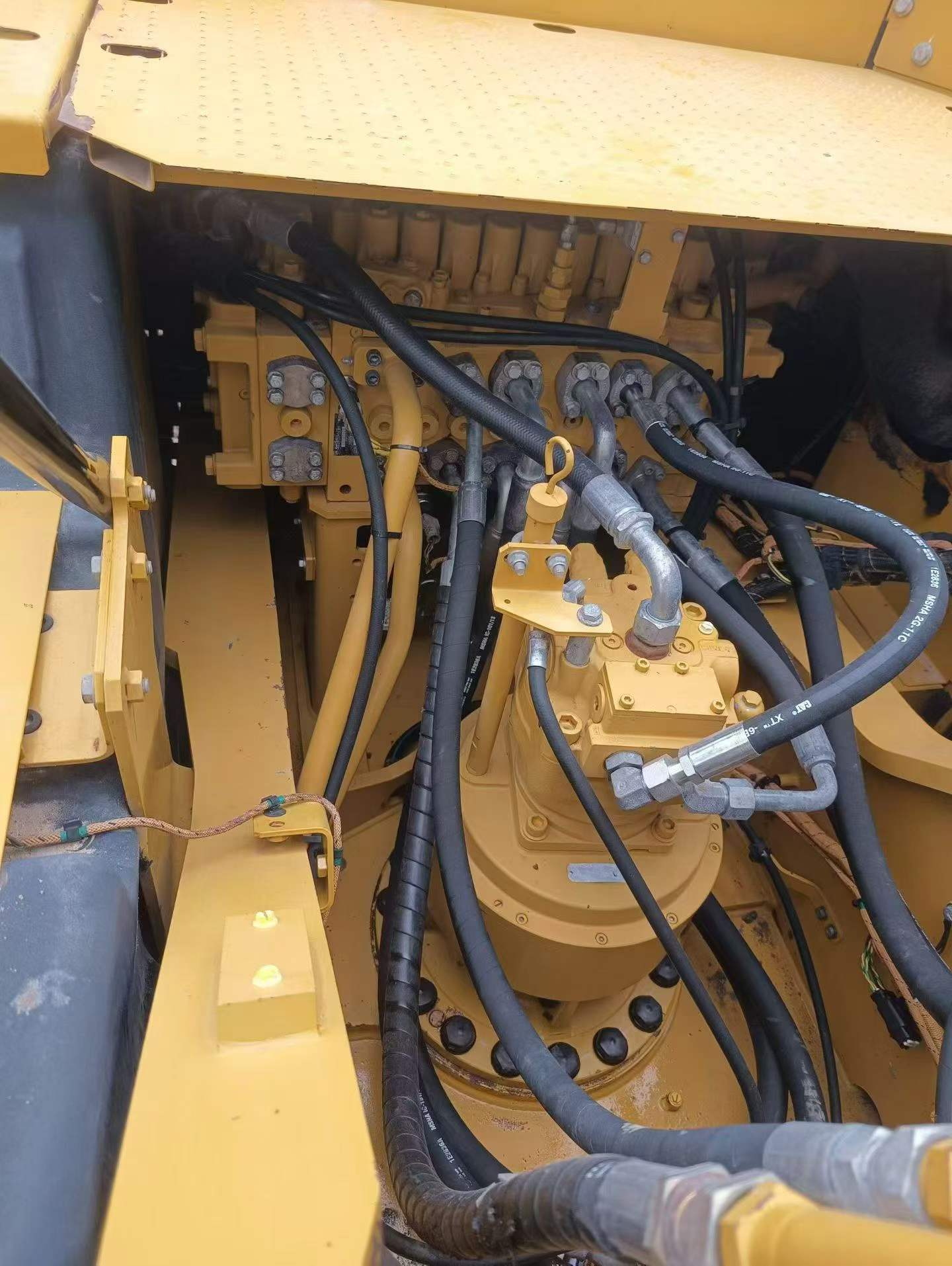 Buy Caterpillar 330B Used Excavator / 2