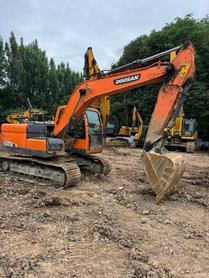 Buy Doosan S130W-3 Used Excavator / 4 Buy Doosan S130W-3 Used Excavator / 4