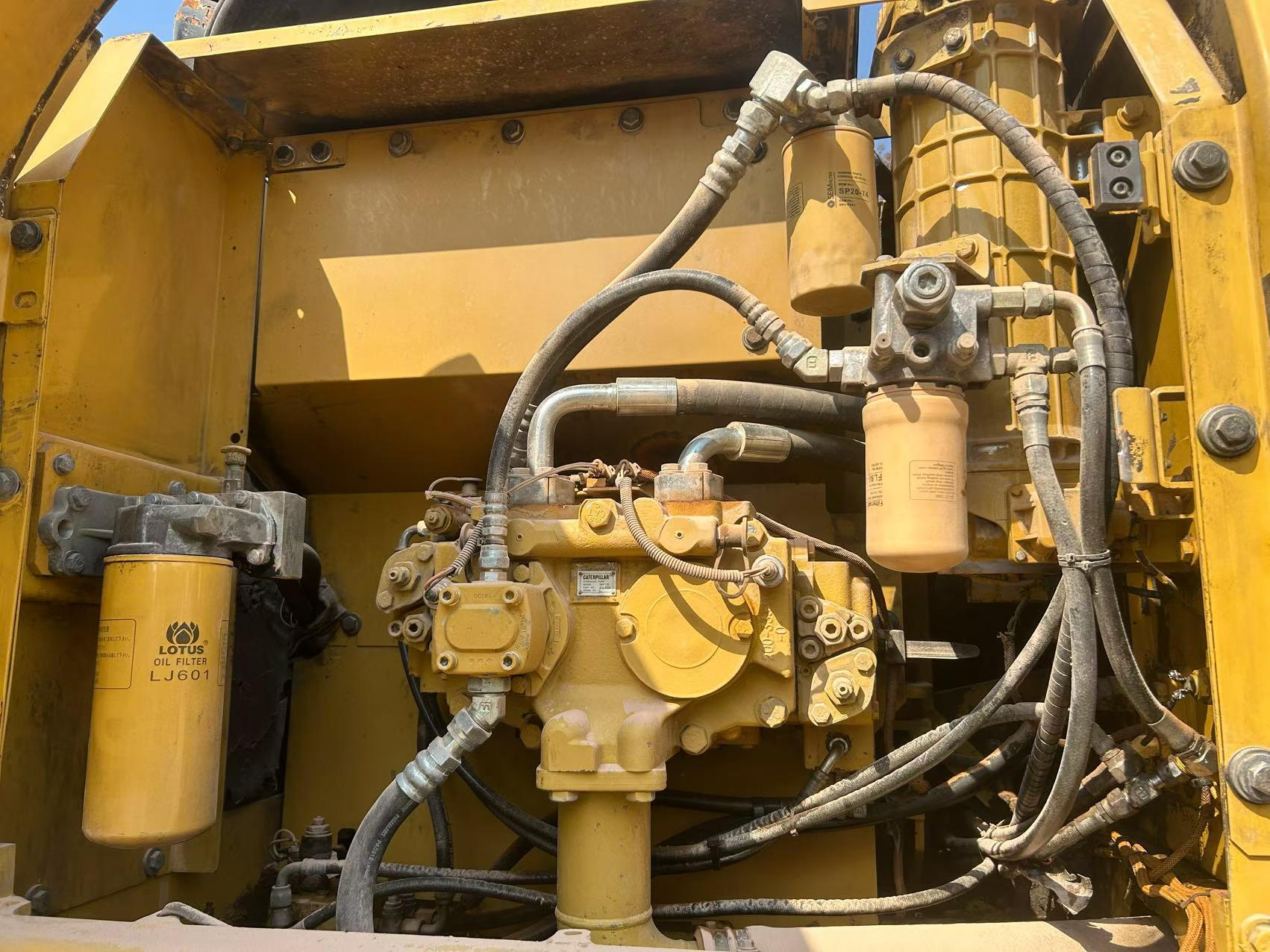 Buy Caterpillar 320D Used Excavator / 5