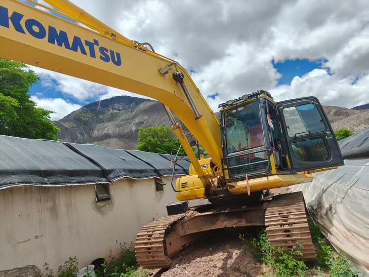Buy Komatsu PC240-6 Used Excavator / 1