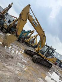 Buy Kato 820-3SP Used Excavator / 2 Buy Kato 820-3SP Used Excavator / 2