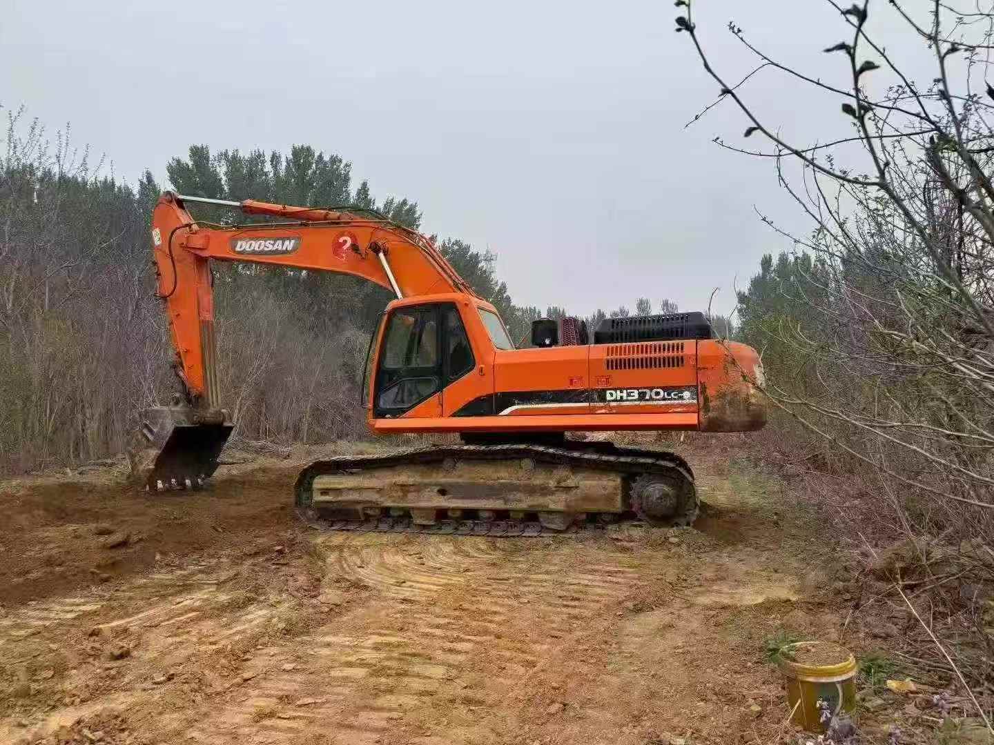 Buy Doosan DH370LC-9 Used Excavator / 4