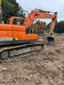 Buy Doosan S130W-3 Used Excavator / 5 Buy Doosan S130W-3 Used Excavator / 5