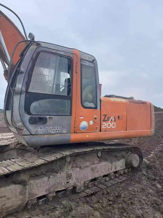 Buy Hitachi ZX200-6 Used Excavator / 1